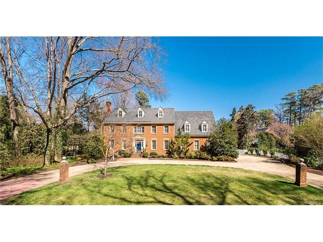 Colonial Brick with circle drive