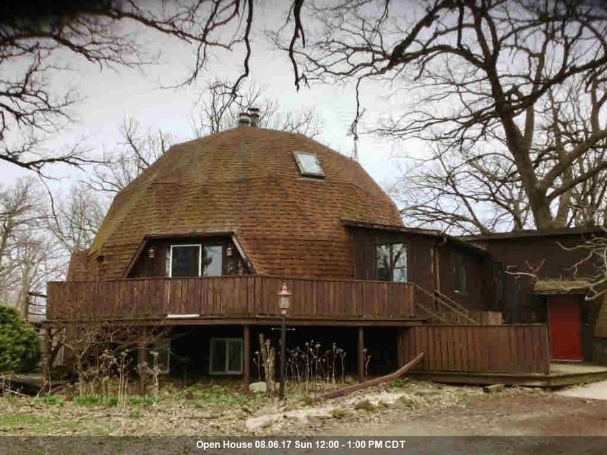 Enjoy Country Living in this peaceful setting!