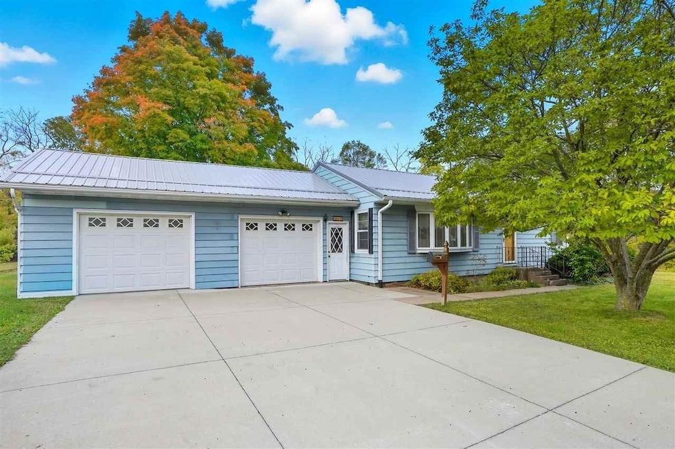 804 Union, Columbus City, IA 52737 - photo 1