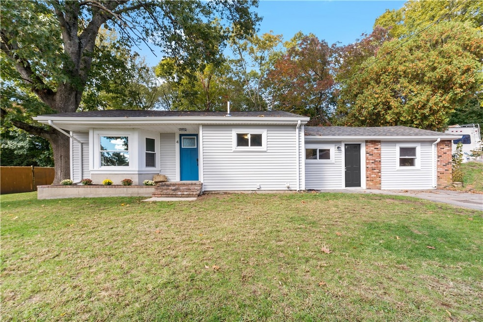 4 Springhill St, Fairhaven, MA 02719 - photo 1