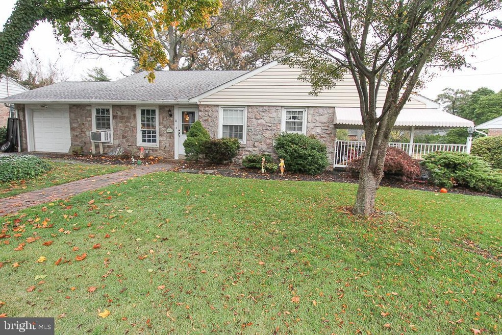 11 Stauffer Dr, Boyertown, PA 19512 - photo 1
