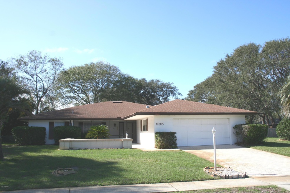 905 Alcala Drive
