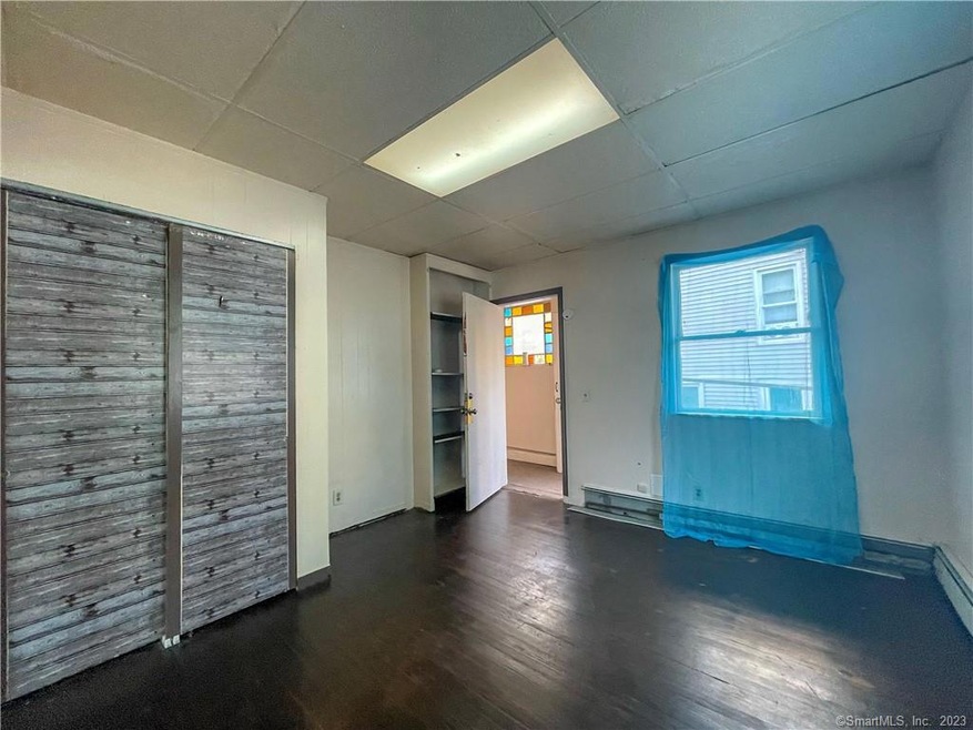 104 Fairview St unit 1, Waterbury, CT 06710 - photo 1