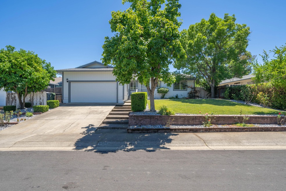 1043 Goodview Way-2