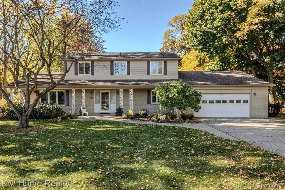 Wendell - beautiful landscaping and covered porch