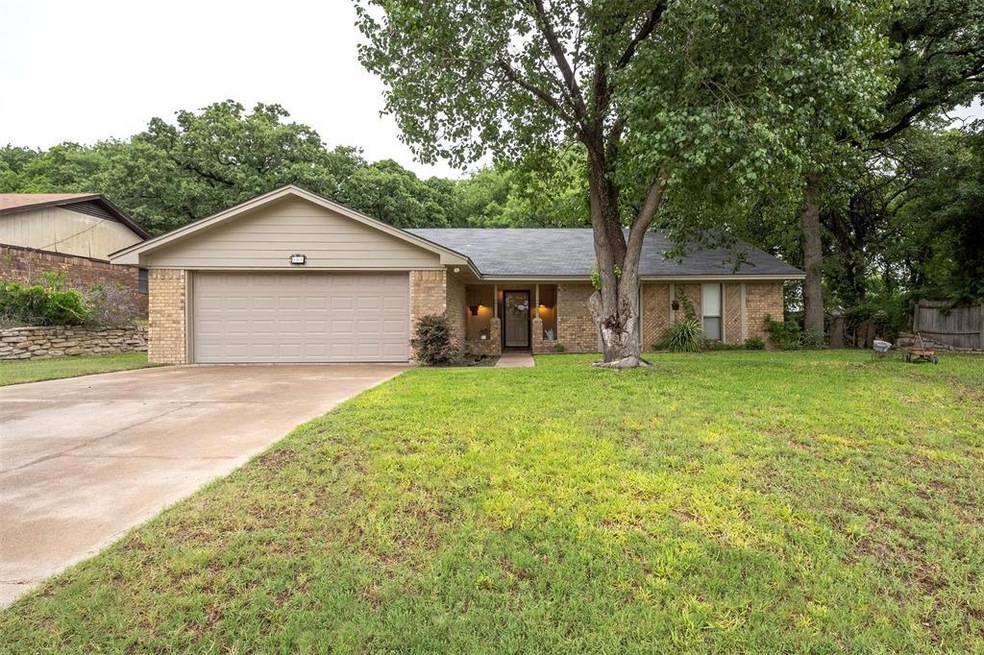 104 Camelot Dr, Weatherford, TX 76086 - photo 1
