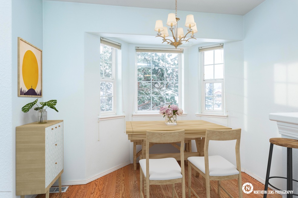 Dining/ Breakfast Area