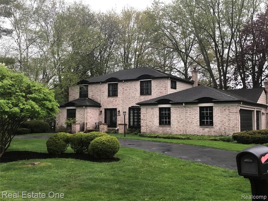 4467 Stony River Dr, Bloomfield Hills, MI 48301 - photo 1