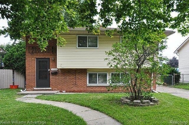 15784 Dugan St, Roseville, MI 48066 - photo 1