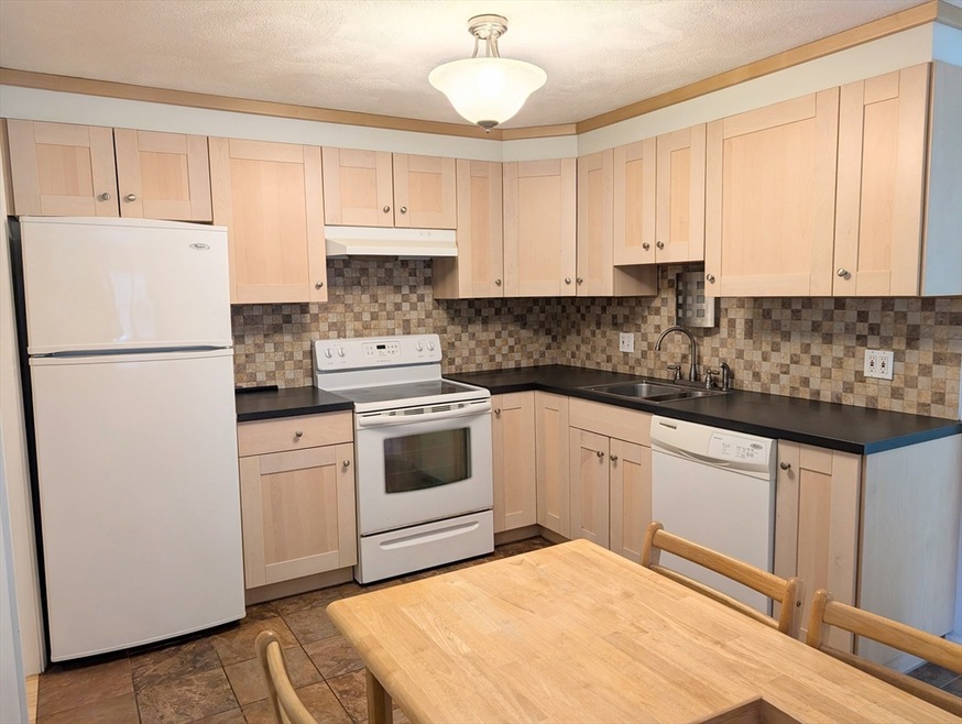 15 Spencer Rd unit 24E, Boxborough, MA 01719 - photo 1