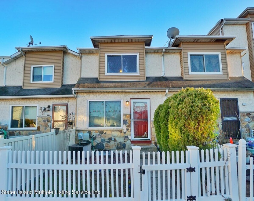 21 Long Pond Ln, Staten Island, NY 10304 - photo 1