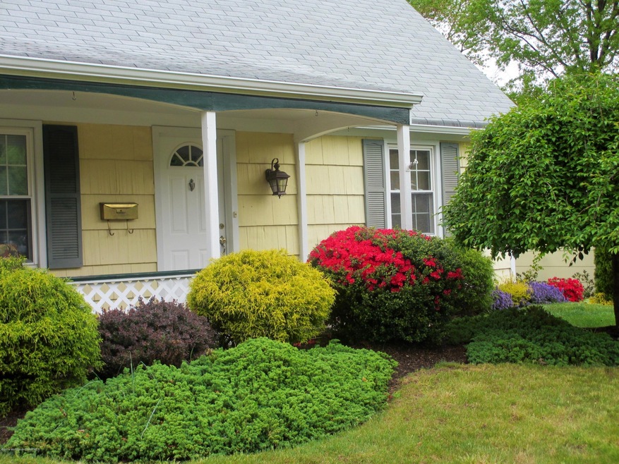 Front 19 Idolstone Ln
