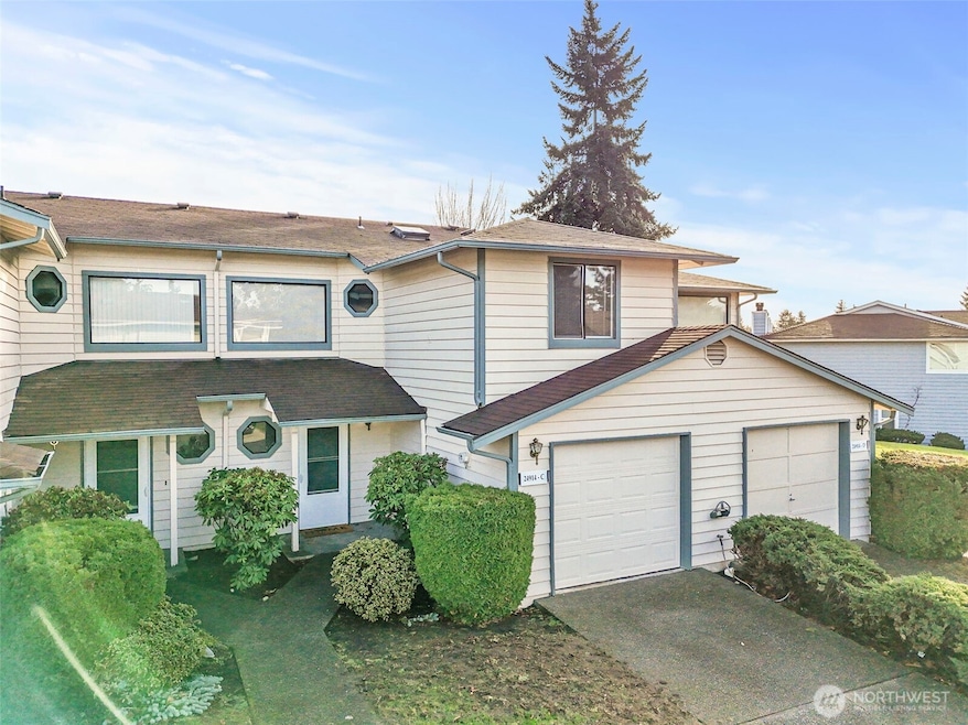 24914 109th Place SE unit 34C, Kent, WA 98030 - photo 1