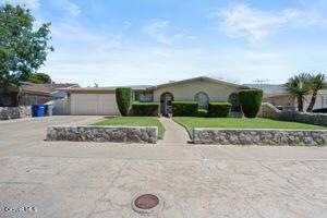 10557 Greenway Ave, El Paso, TX 79925 - photo 1