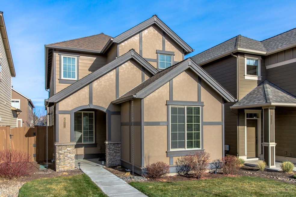 20772 NE Smoke Stack Ln, Bend, OR 97701 - photo 1