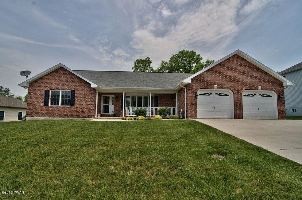 208 White Oak Dr, Olyphant, PA 18447 - photo 1