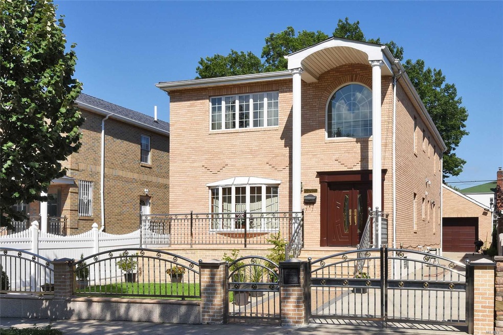 63-27 136th St, Flushing, NY 11367 - photo 1