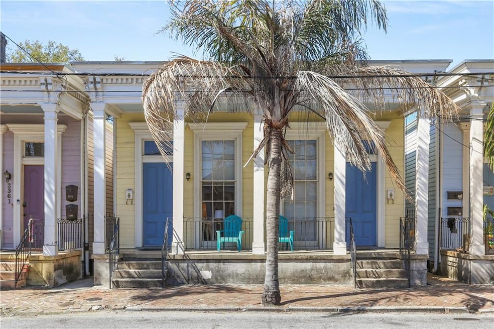 2359 Laurel St, New Orleans, LA 70130 - photo 1