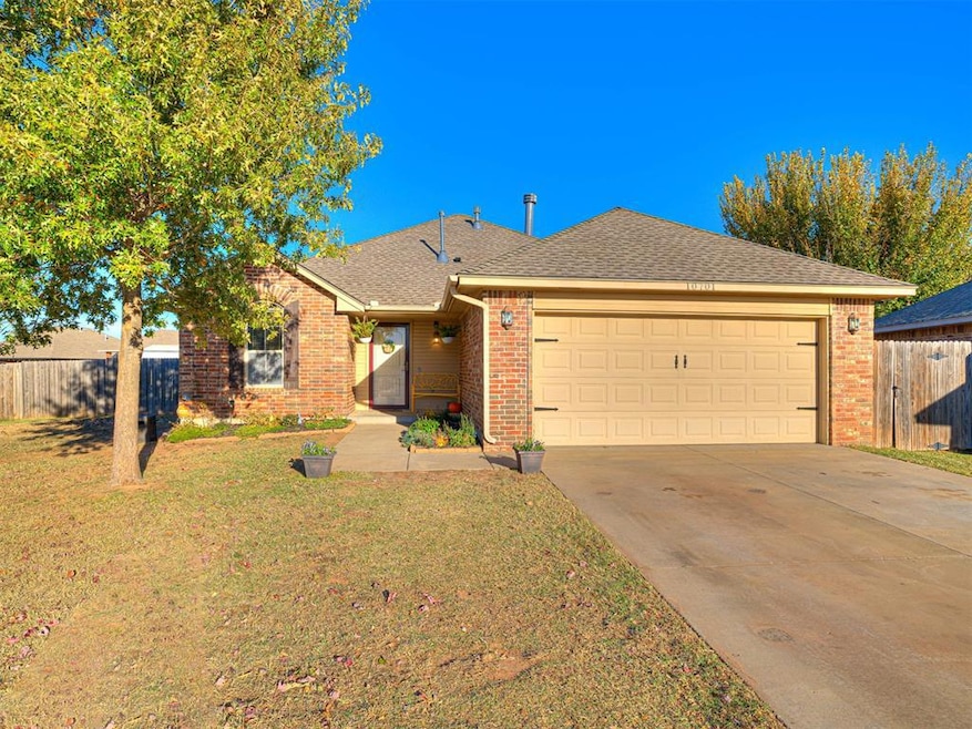 10701 SW 31st Ct, Yukon, OK 73099 - photo 1