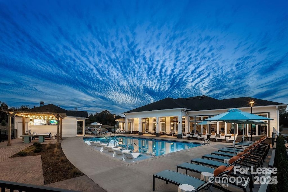 225 Rhyne Rd unit B1, Charlotte, NC 28214 - photo 1