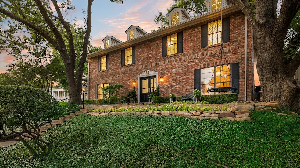 9315 Moss Circle Dr, Dallas, TX 75243 - photo 1