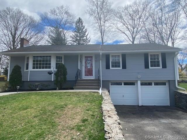 52 Oakridge Rd, Waterbury, CT 06706 - photo 1
