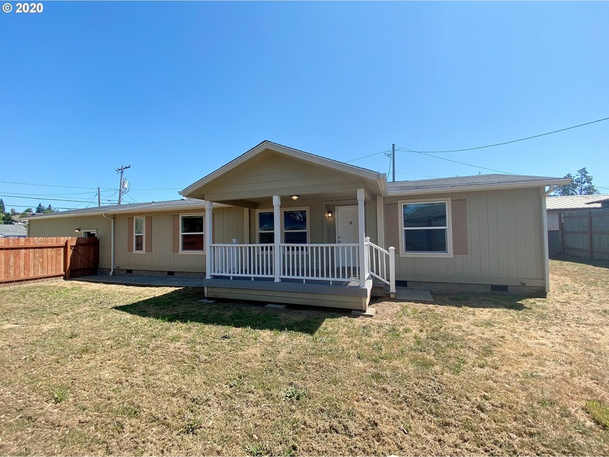 1312 Maryland Ave, Myrtle Point, OR 97458 - photo 1