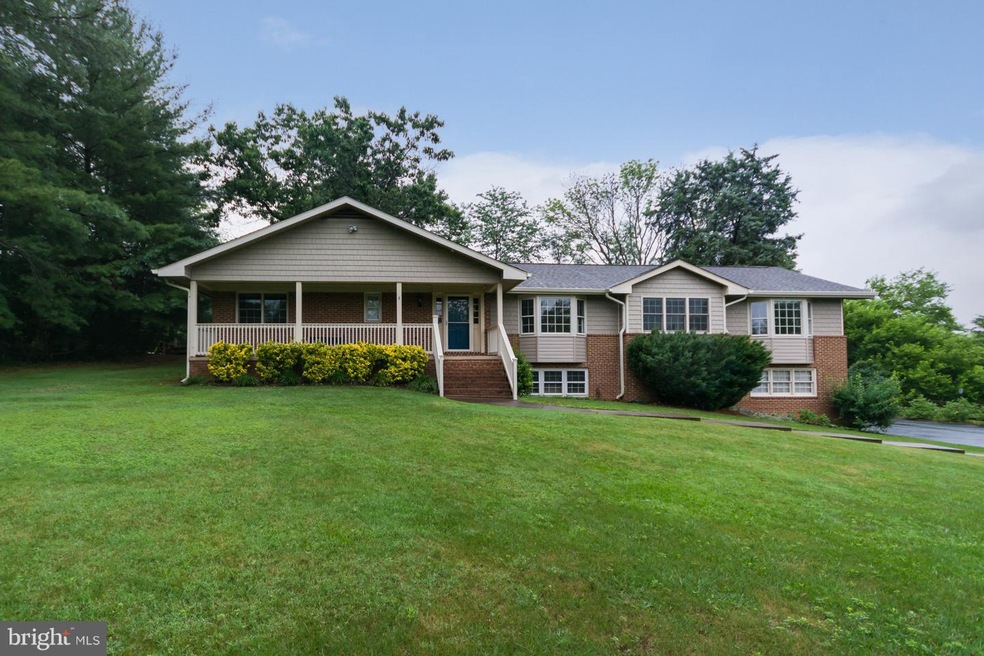 20540 Gleedsville Rd, Leesburg, VA 20175 - photo 1