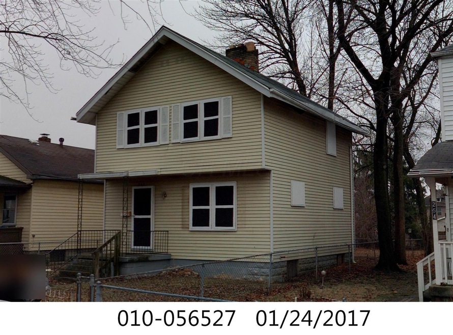 250 Whitethorne Ave pic