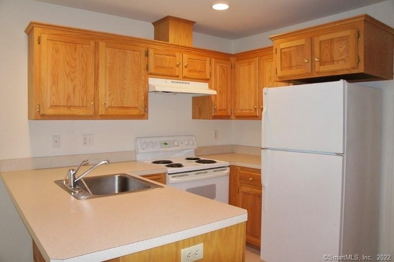 22 Ferris Ave unit 7, Norwalk, CT 06854 - photo 1