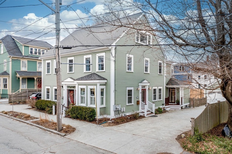 16 Bromfield St unit 1, Newburyport, MA 01950 - photo 1