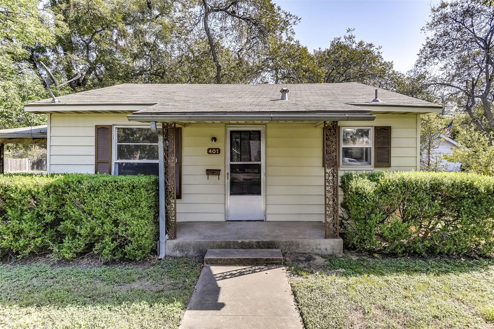 401 Turner St, Cleburne, TX 76033 - photo 1