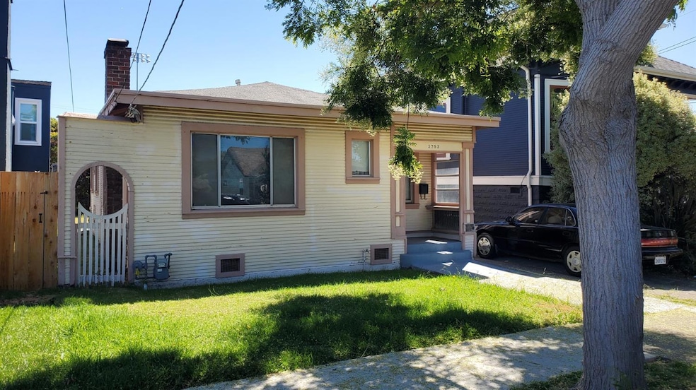 2753 Mathews St, Berkeley, CA 94702 - photo 1