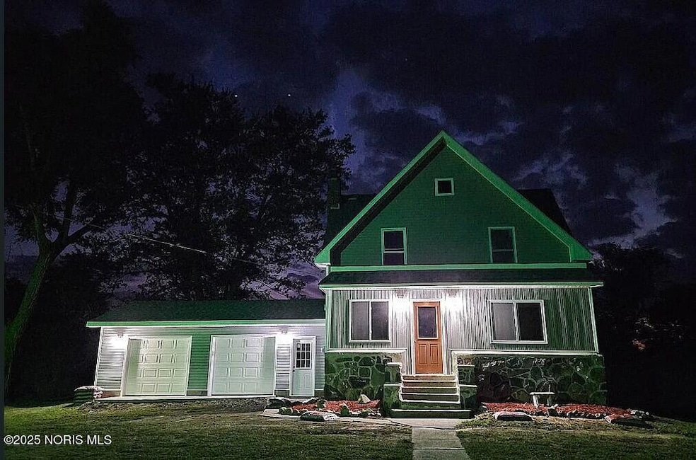 01 Front of house at night