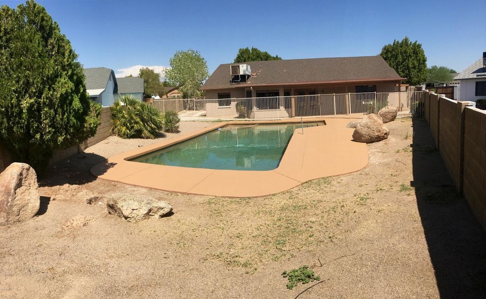 Fenced in Pool