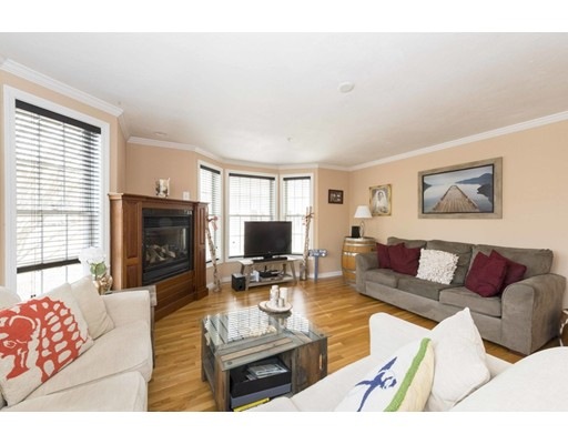 571 Freeport St unit 1, Dorchester, MA 02122 - photo 1