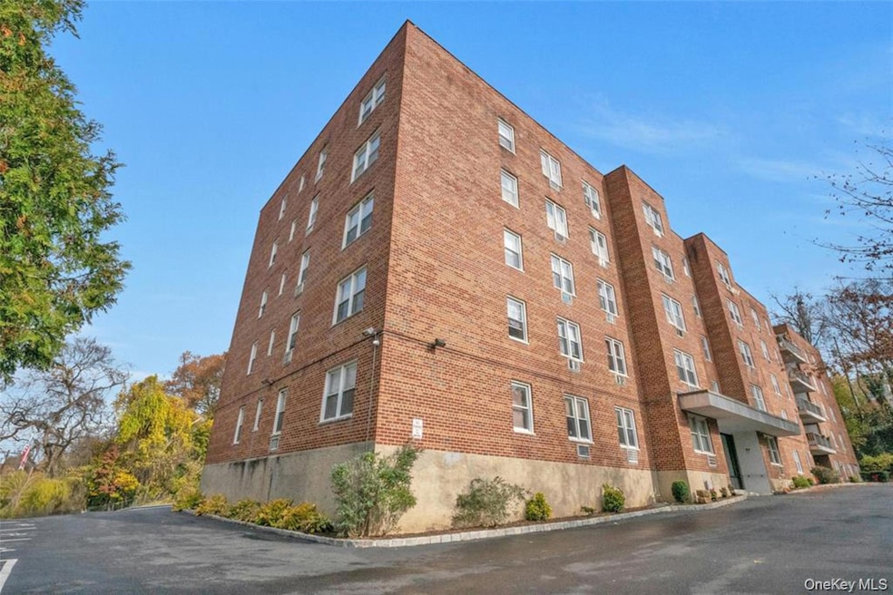 510 Midland Ave unit 2, Yonkers, NY 10704 - photo 1