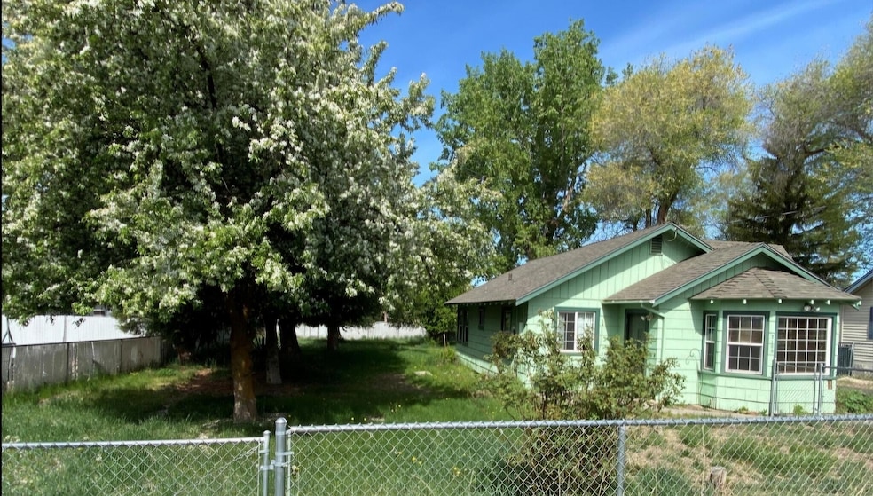 2108 Hope St, Klamath Falls, OR 97603 - photo 1