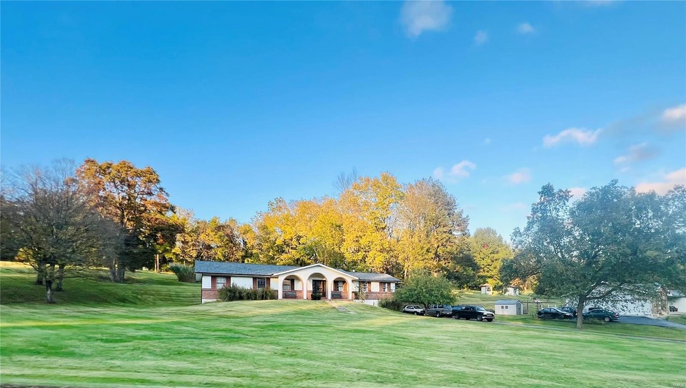 18805 Old Jamestown Rd, Florissant, MO 63034 MLS MAR23063076