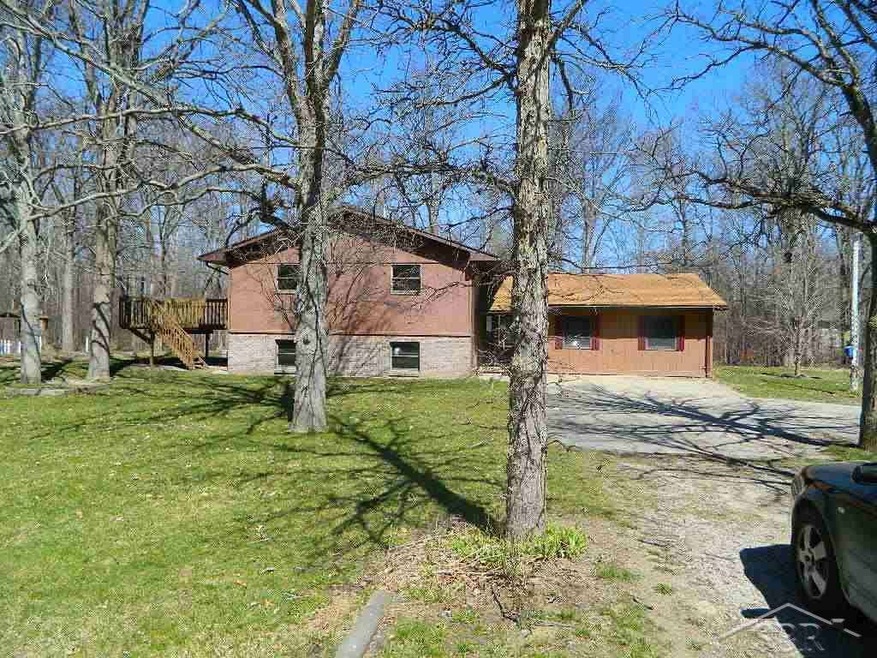 5206 Clark Rd, Midland, MI 48640 - photo 1