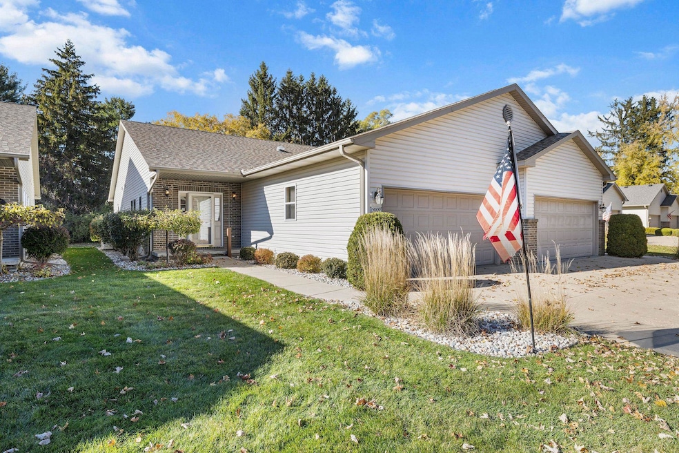 5009 Hidden Pines Ct, Midland, MI 48640 - photo 1