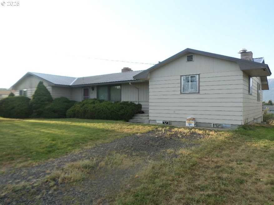 For Sale $484,000