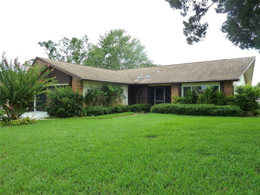 1350 Glengarry Dr unit 12, Palm Harbor, FL 34684 - photo 1