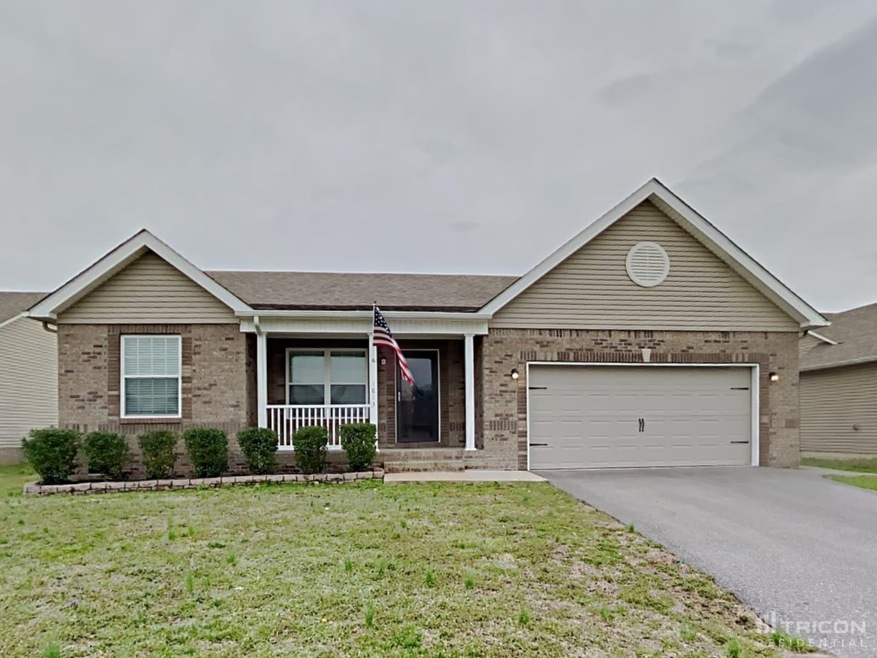 1813 Lakin Ln, Columbia, TN 38401 - photo 1