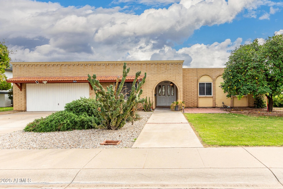 1923 E Gemini Dr, Tempe, AZ 85283 - photo 1