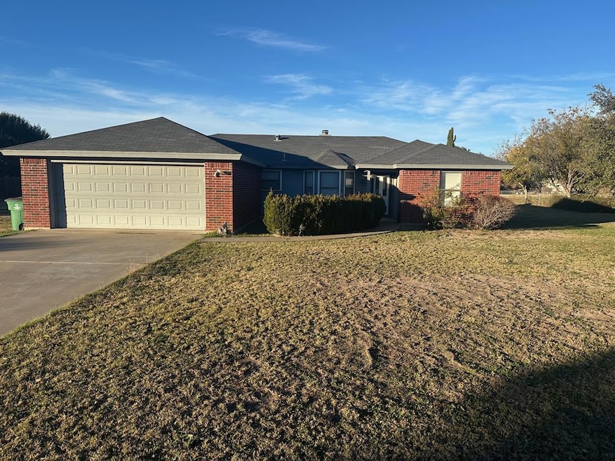 1046 Butterfly Ln, San Angelo, TX 76905 - photo 1