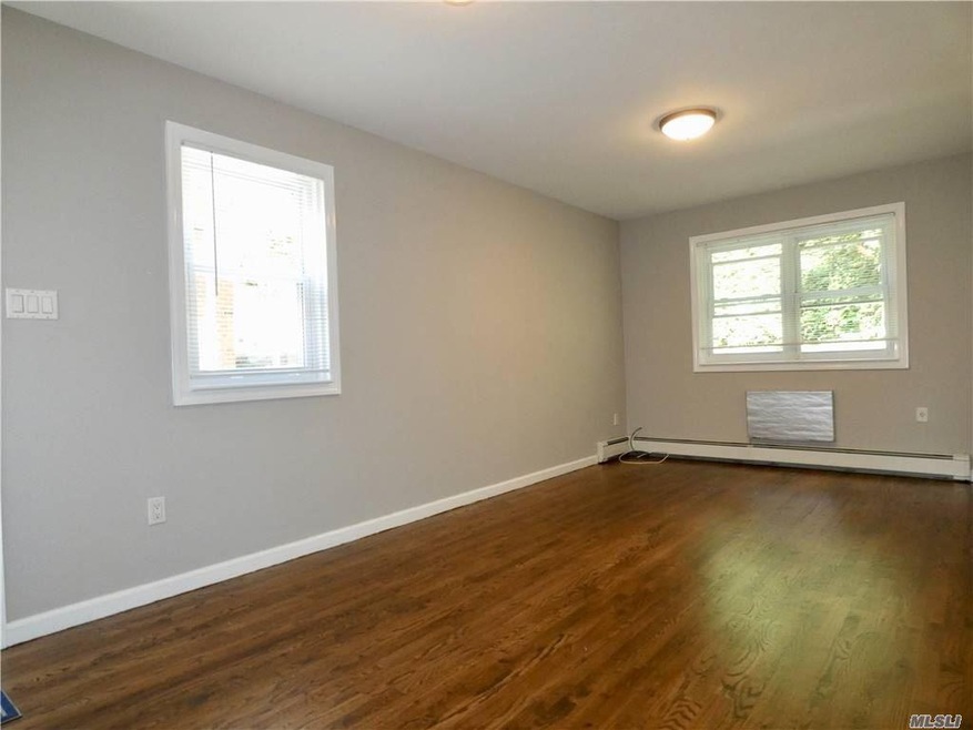 69-33 Little Neck Pkwy, Glen Oaks, NY 11004 - photo 1