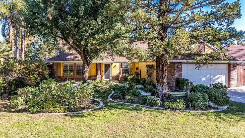 2608 English Oak Dr, Bakersfield, CA 93311 - photo 1