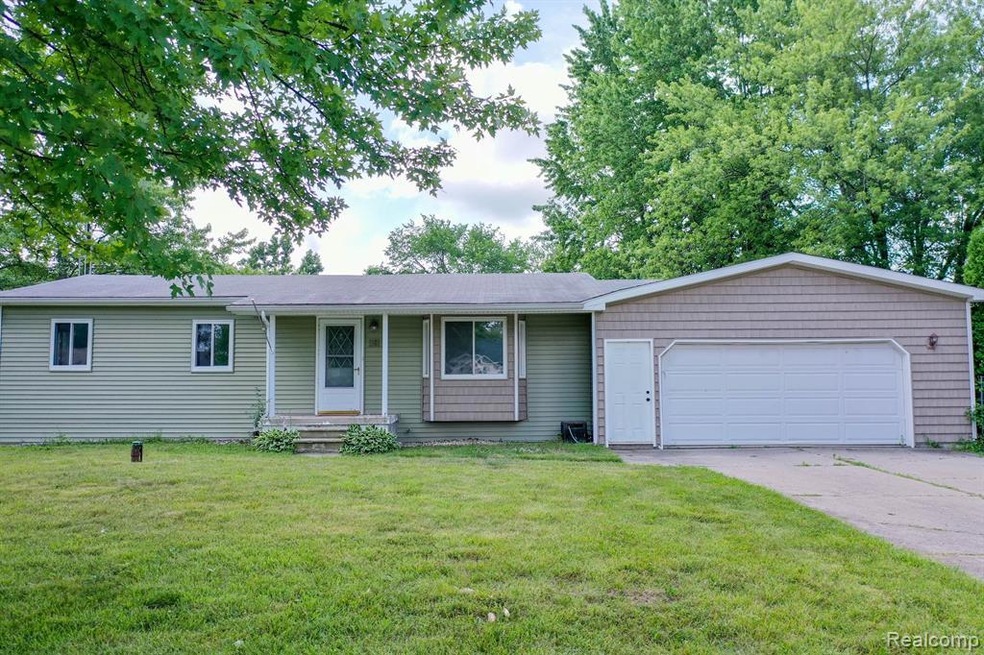 1102 Windsor St, Flint, MI 48507 - photo 1