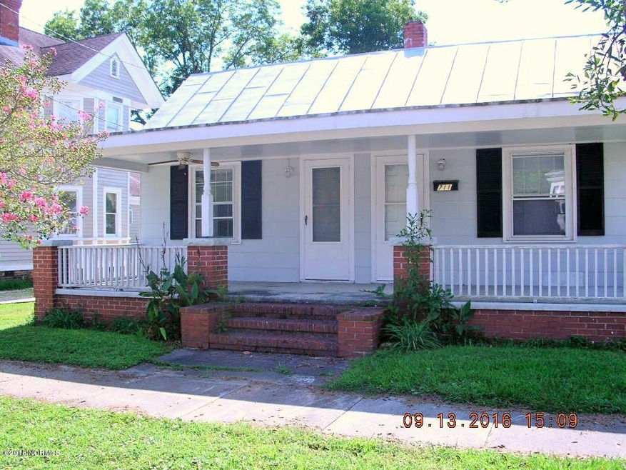 711 E Front St-2